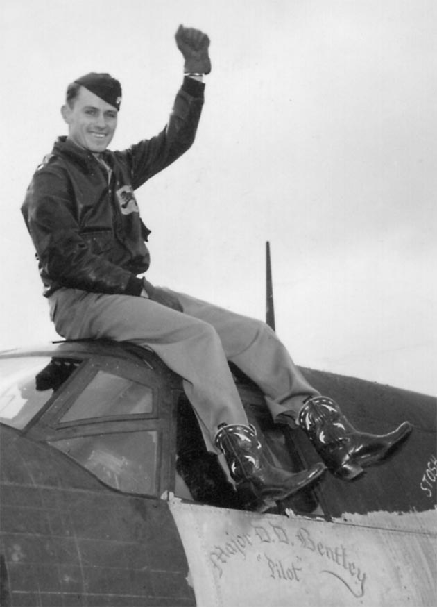 Lt. Col. Delwin Dale Bentley, Pilot, 344th BG, 497th BS