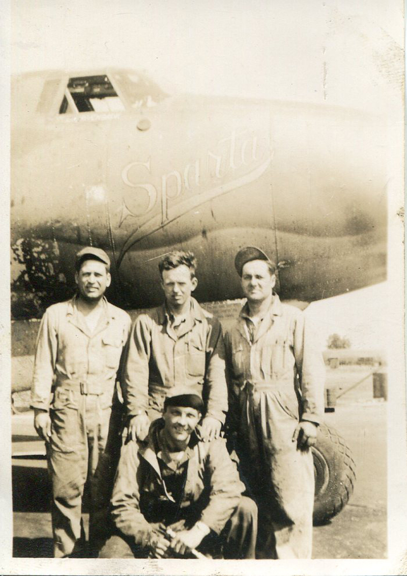 Ground crew, 41-31794, "SPARTA", 386th Bomb Group, 555th Bomb Sqaudron